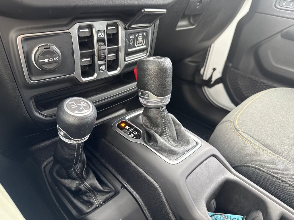 Used 2025 Jeep Wrangler Unlimited Sahara image 21