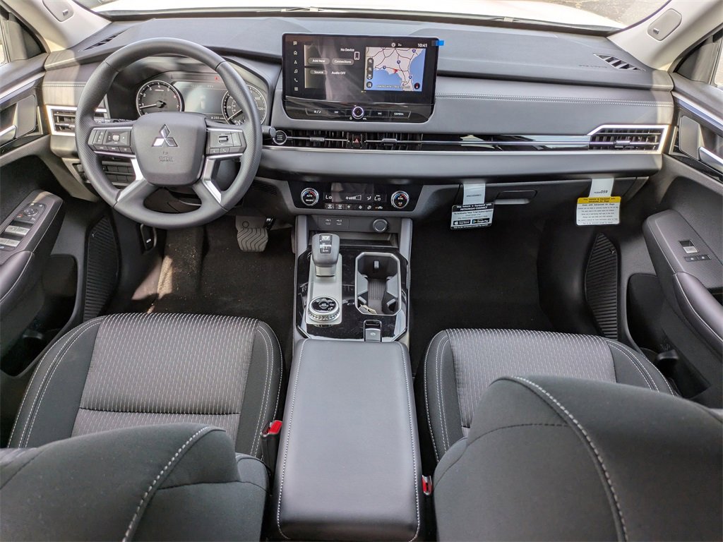 New 2025 Mitsubishi Outlander ES image 15