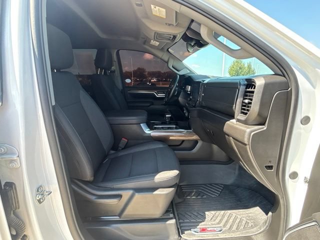 Used 2025 Chevrolet Silverado 1500 LT AWD/4WD image 28