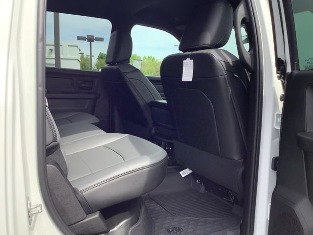 New 2026 RAM 2500 Tradesman w/ Chrome Appearance Group AWD/4WD image 32