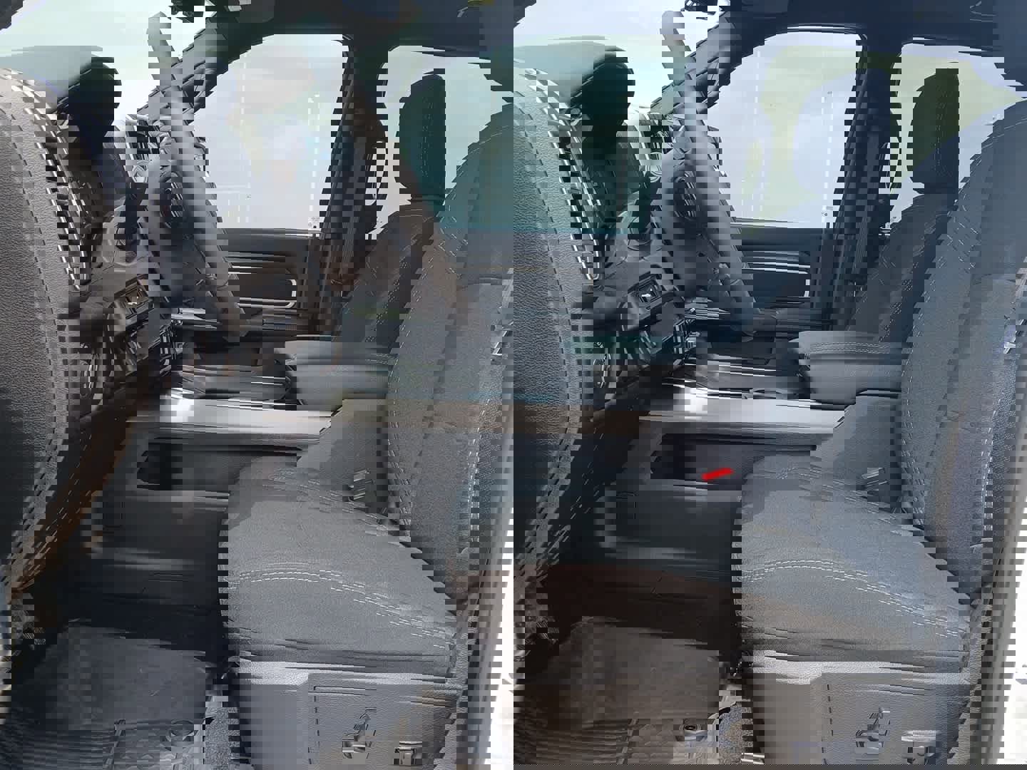 Used 2025 RAM 3500 Big Horn image 17