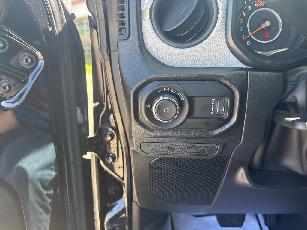 Used 2024 Jeep Wrangler Sport AWD/4WD image 12