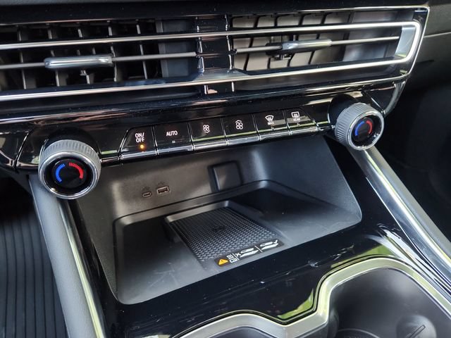 New 2026 Chevrolet Traverse LT w/ Midnight/Sport Edition FWD image 29