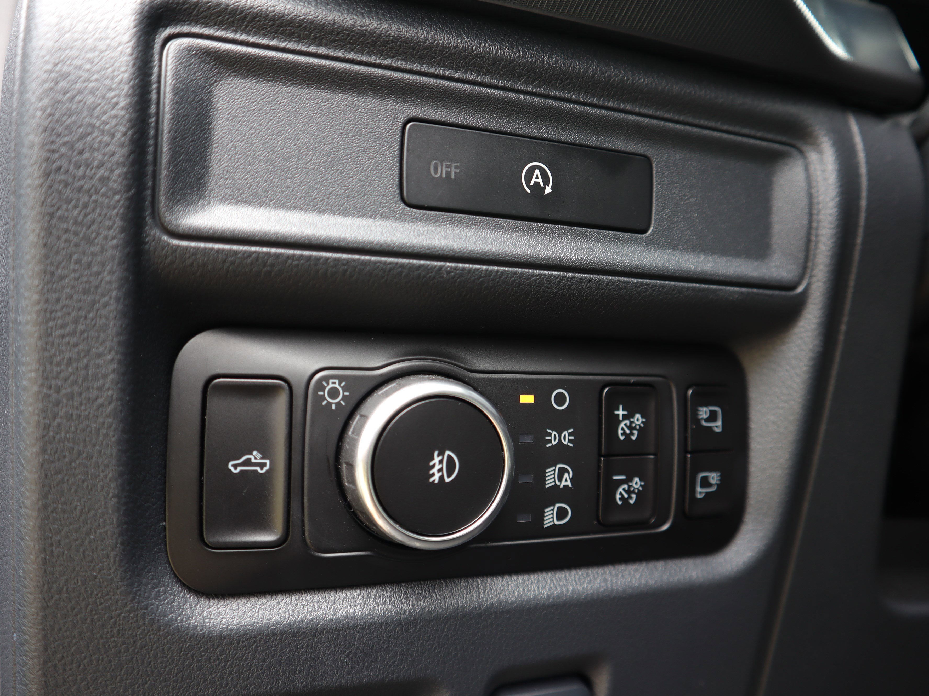 Used 2025 Ford F150 Lariat w/ Equipment Group 501A Mid image 25