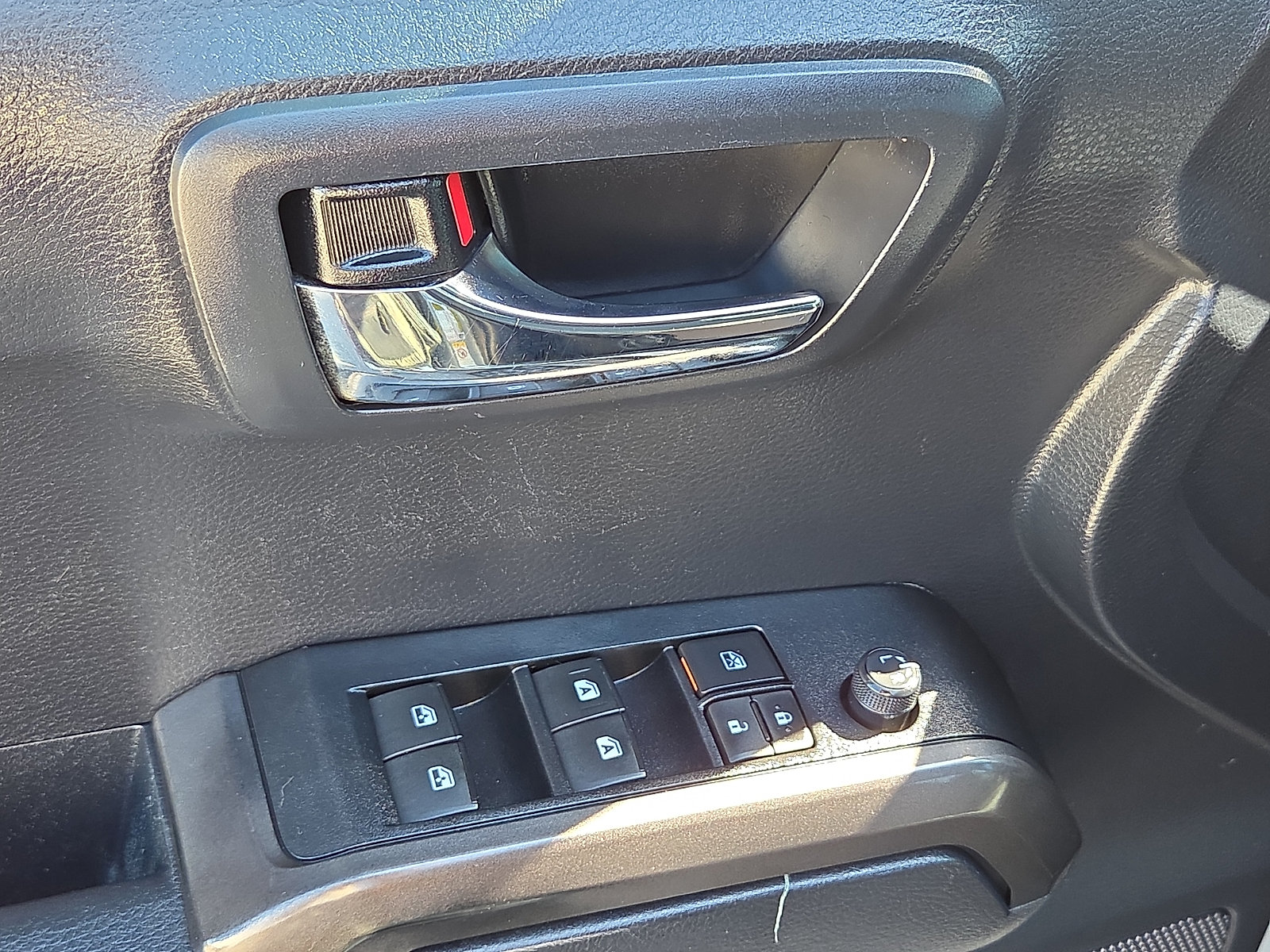 Used 2019 Toyota Tacoma TRD Sport AWD/4WD image 13