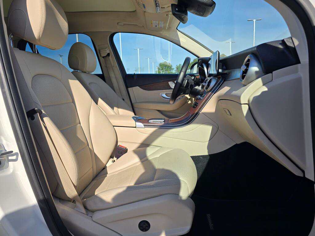 Used 2022 Mercedes-Benz GLC 300 4MATIC image 26