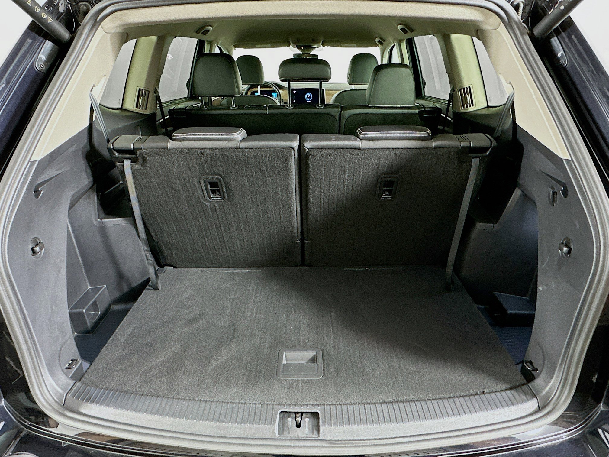 Used 2025 Volkswagen Atlas SE image 30