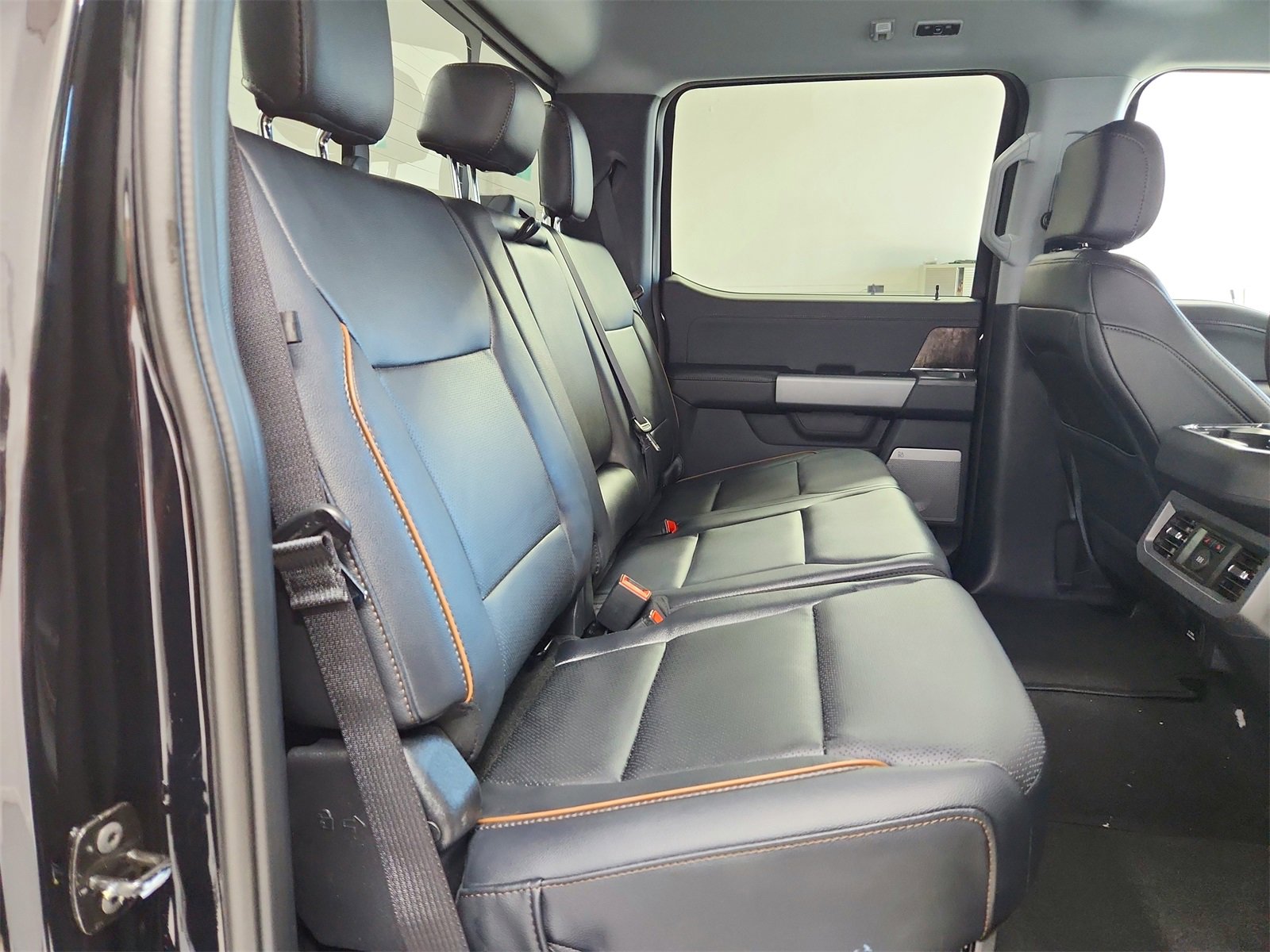 New 2026 Ford F250 Lariat w/ Black Appearance Package image 44