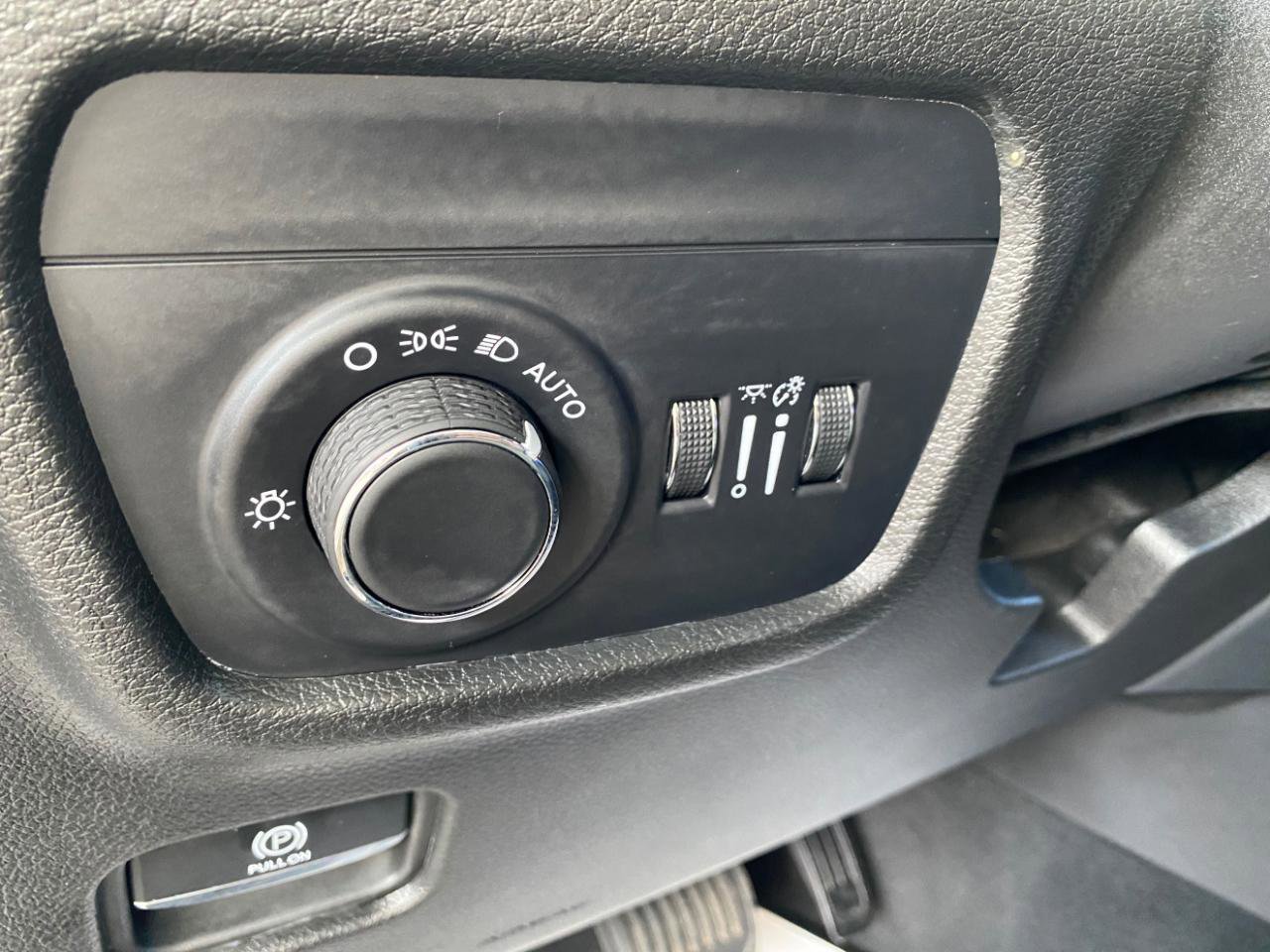 Used 2024 Jeep Grand Cherokee Laredo X w/ Trailer Tow Package AWD/4WD image 61