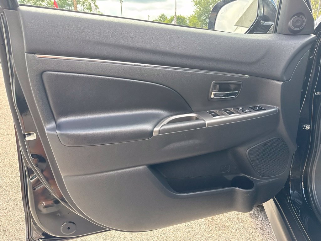 Used 2025 Mitsubishi Outlander Sport ES AWD/4WD image 20