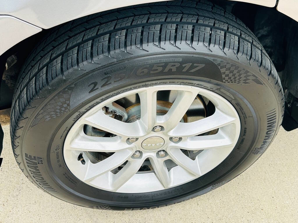 Used 2016 Dodge Journey SXT image 31