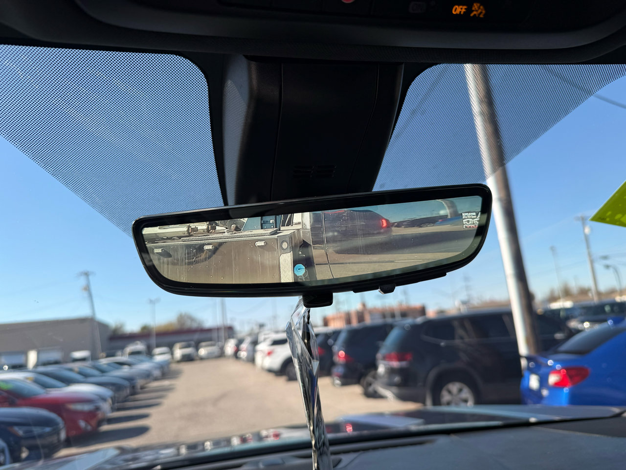 Used 2021 GMC Yukon XL Denali w/ Advanced Technology Package image 27