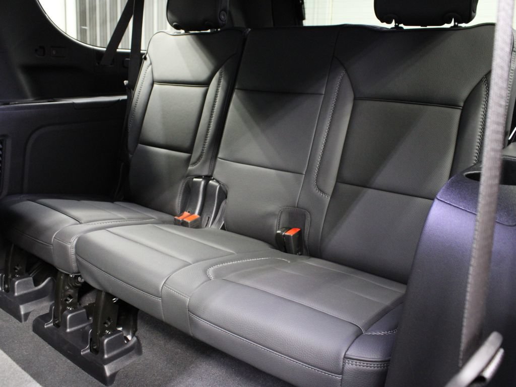 Used 2025 GMC Yukon XL Denali AWD/4WD image 18