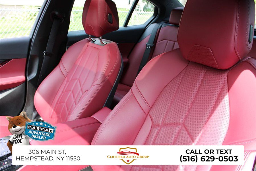 Used 2024 BMW 540i xDrive AWD/4WD image 9