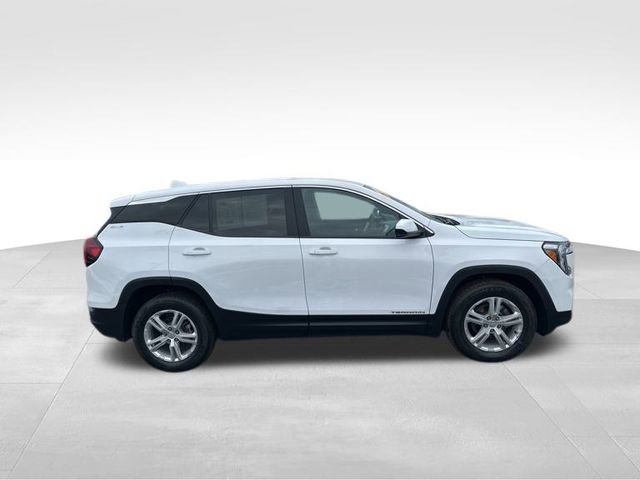 Used 2022 GMC Terrain SLE image 4