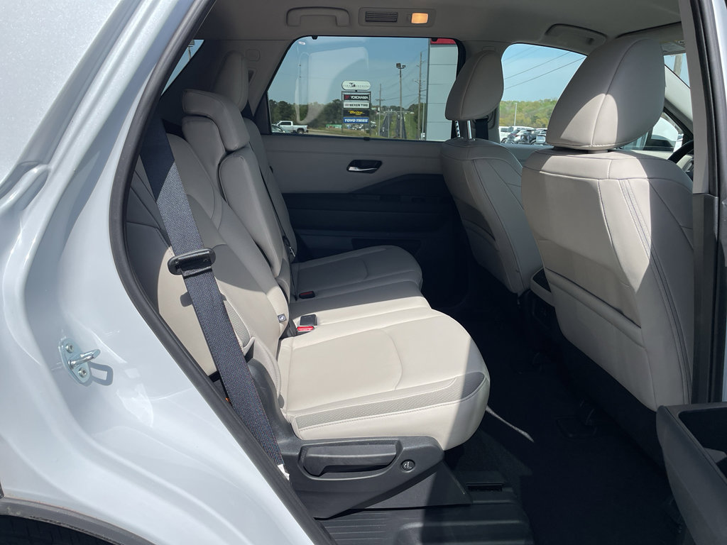 Certified 2025 Nissan Pathfinder SL image 25