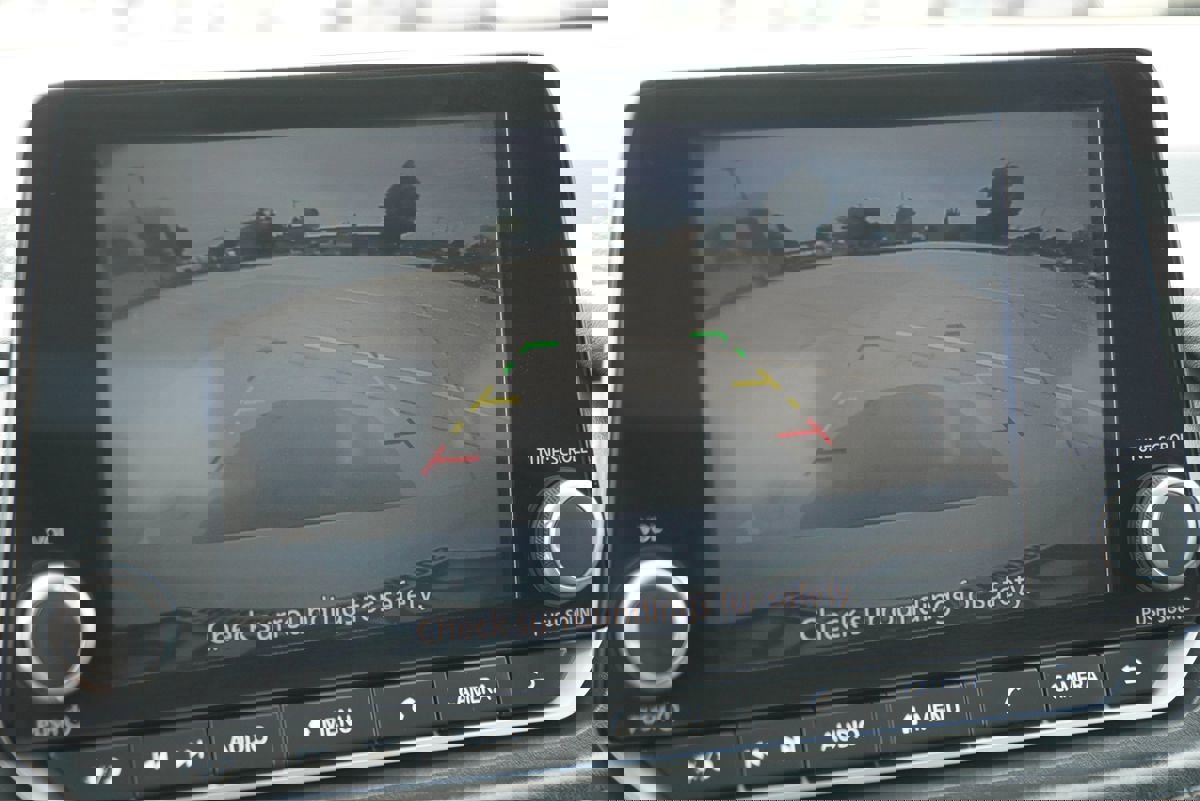 Used 2024 Nissan Rogue SV image 30