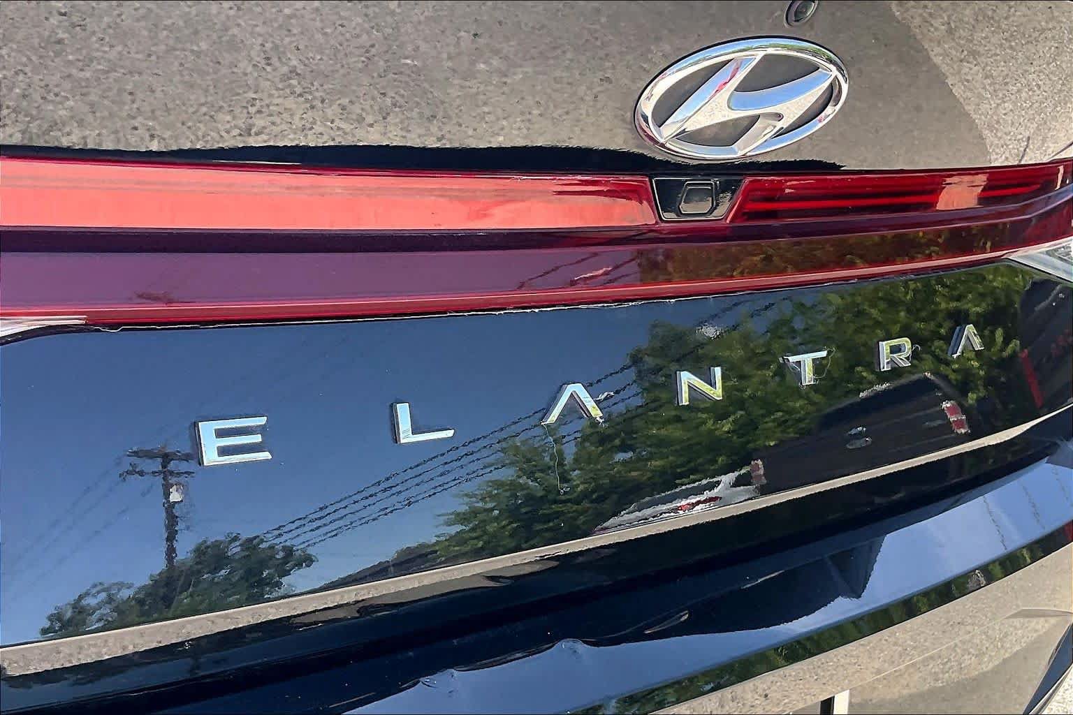 Used 2023 Hyundai Elantra SEL w/ Cargo Package FWD image 10