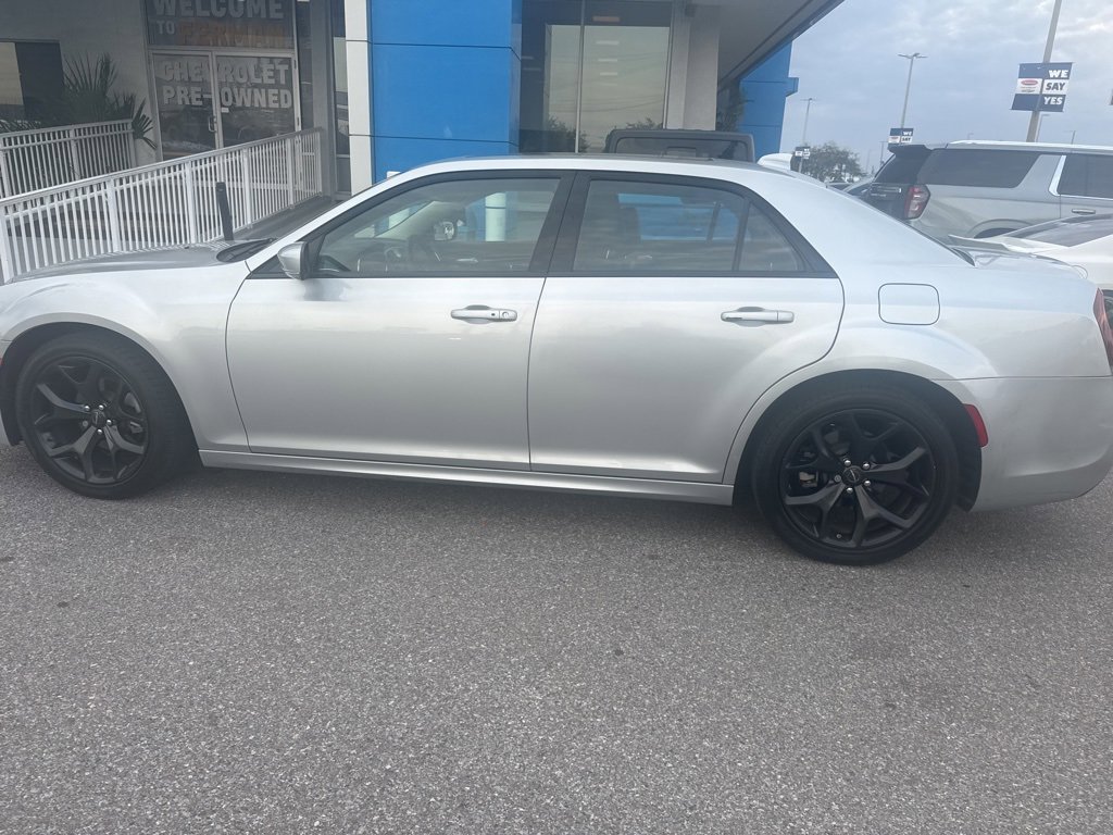 Used 2022 Chrysler 300 Touring L w/ Popular Equipment Group image 5