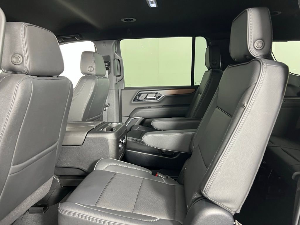 Used 2025 GMC Yukon XL Denali image 29