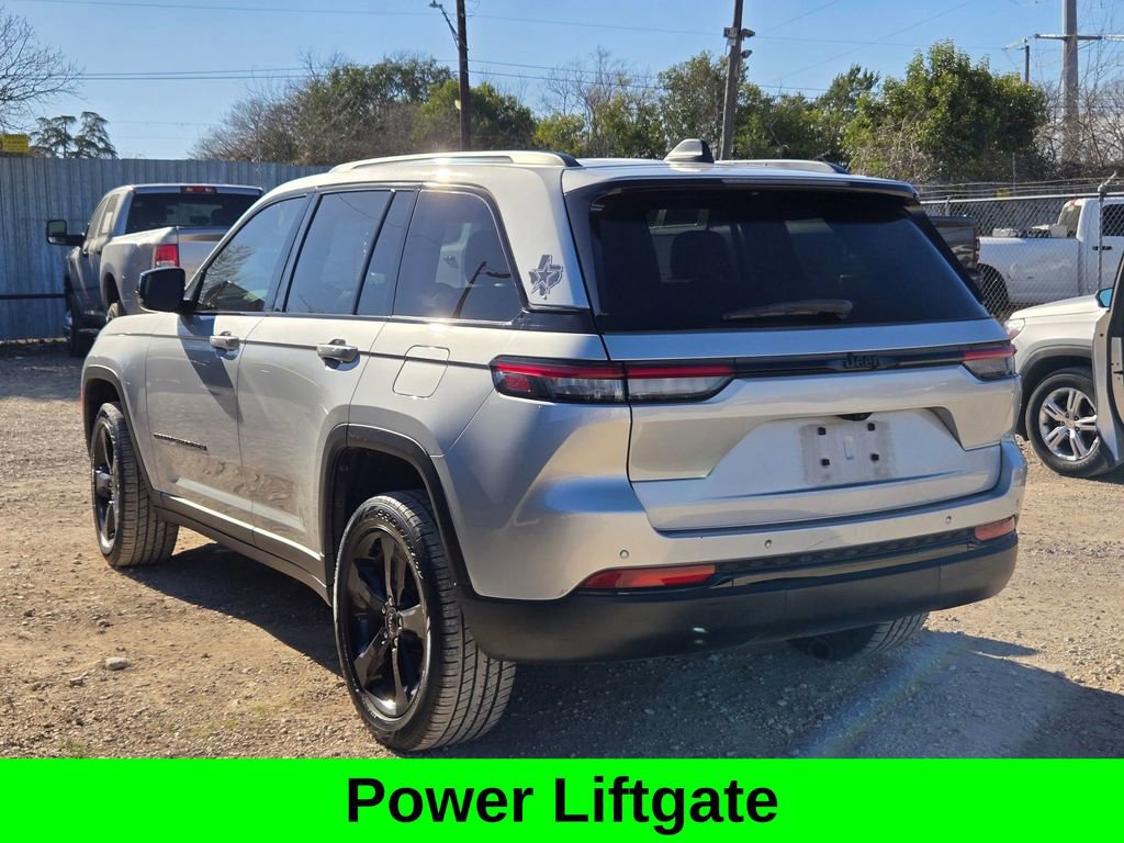 Used 2023 Jeep Grand Cherokee Altitude image 5