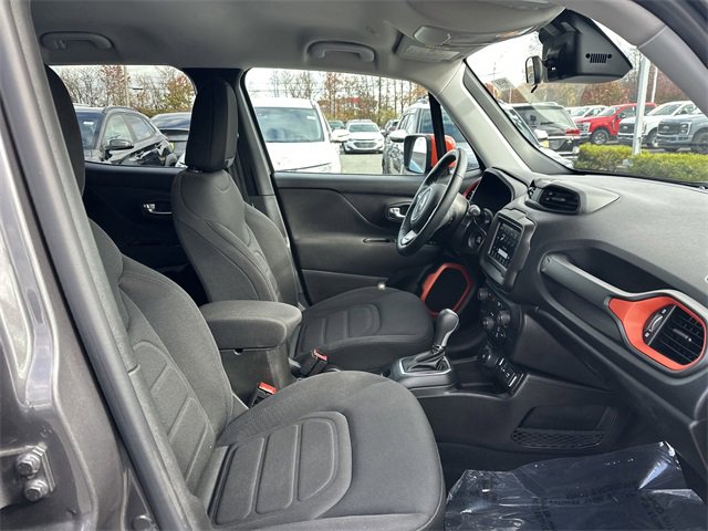 Used 2020 Jeep Renegade Latitude image 32