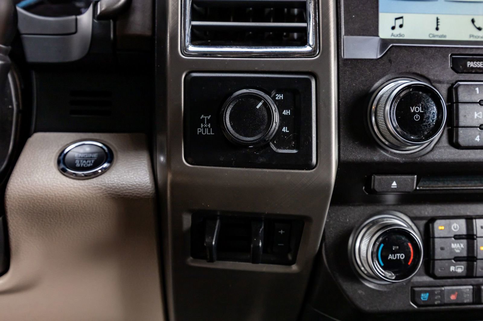 Used 2018 Ford F350 Limited AWD/4WD image 23