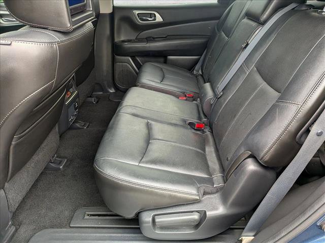 Used 2013 Nissan Pathfinder Platinum w/ Platinum Premium Pkg FWD image 19