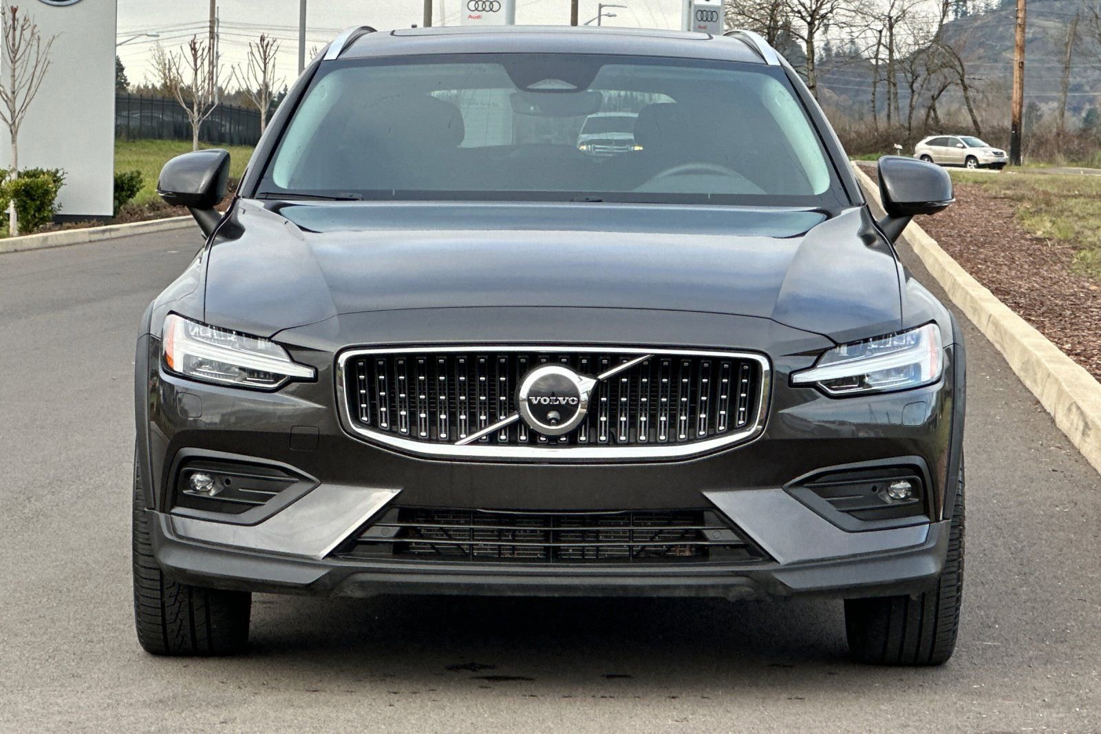 Used 2025 Volvo V60 B5 Cross Country Plus AWD/4WD image 8