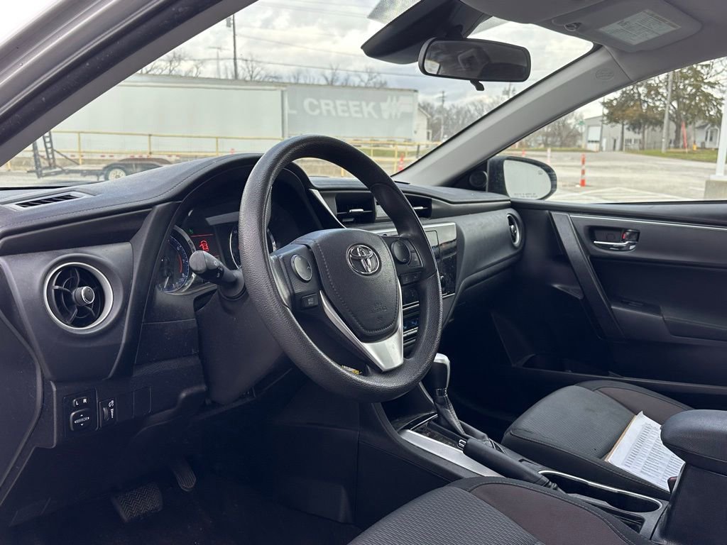 Used 2019 Toyota Corolla LE image 10