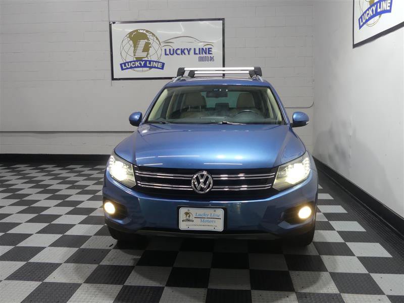 Used 2017 Volkswagen Tiguan SEL AWD/4WD image 2