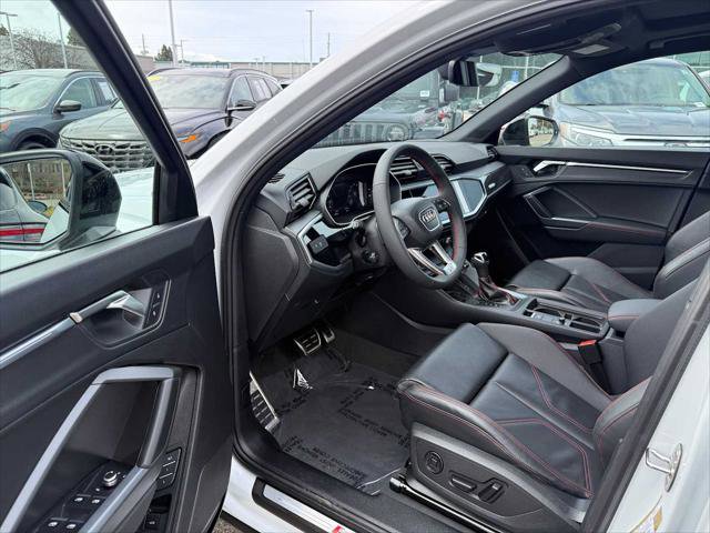 Certified 2025 Audi Q3 2.0T Premium Plus w/ Premium Plus Package AWD/4WD image 20