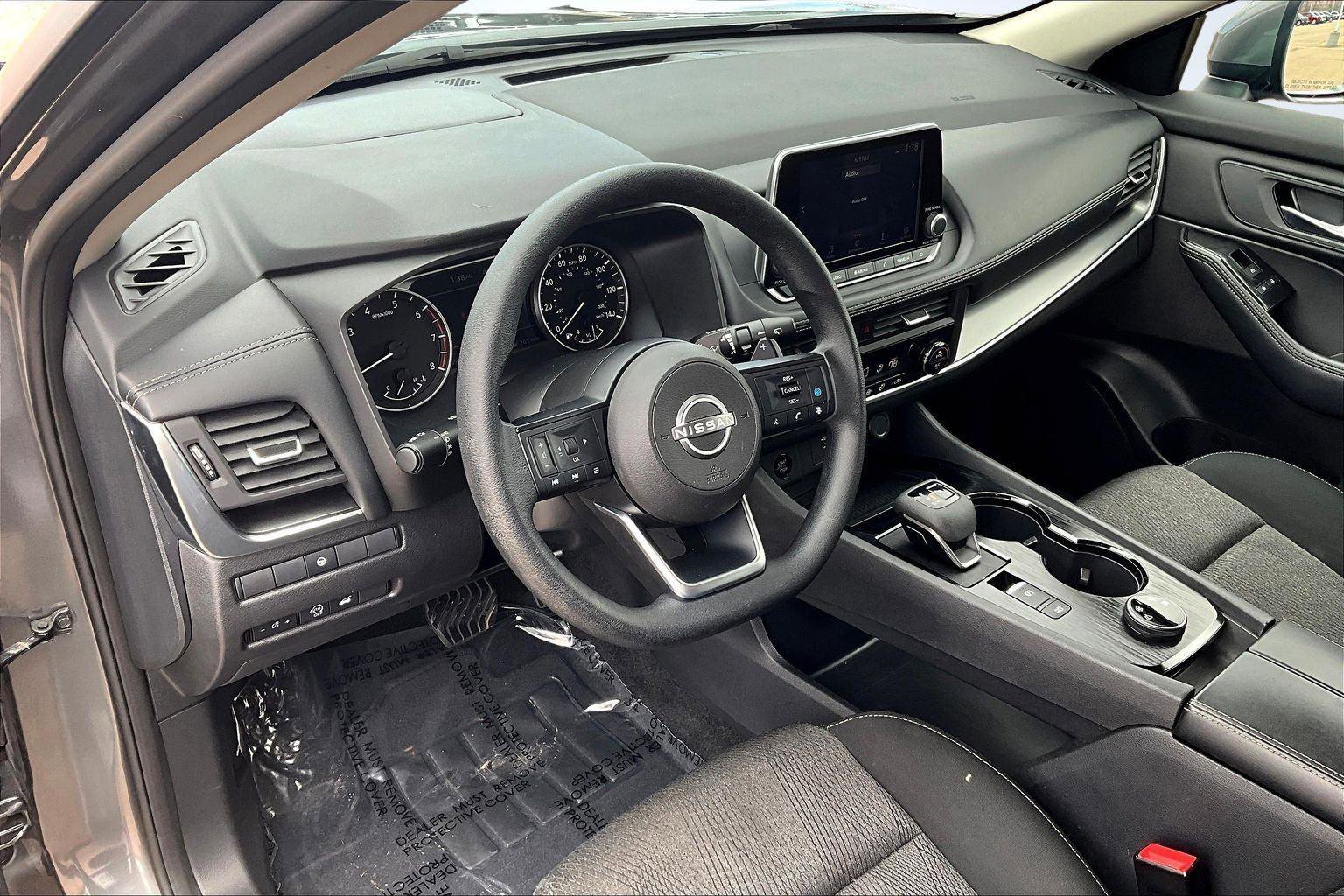 Used 2024 Nissan Rogue SV AWD/4WD image 15