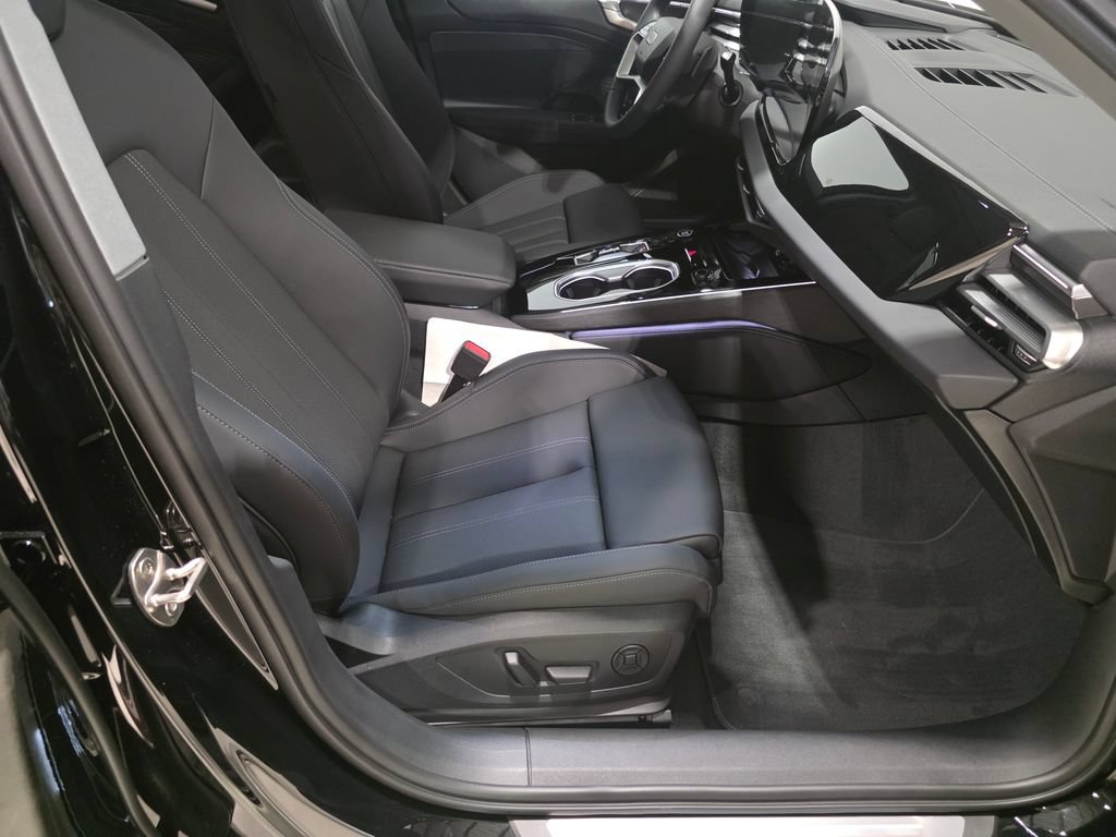 New 2026 Audi A6 Premium Plus AWD/4WD image 14