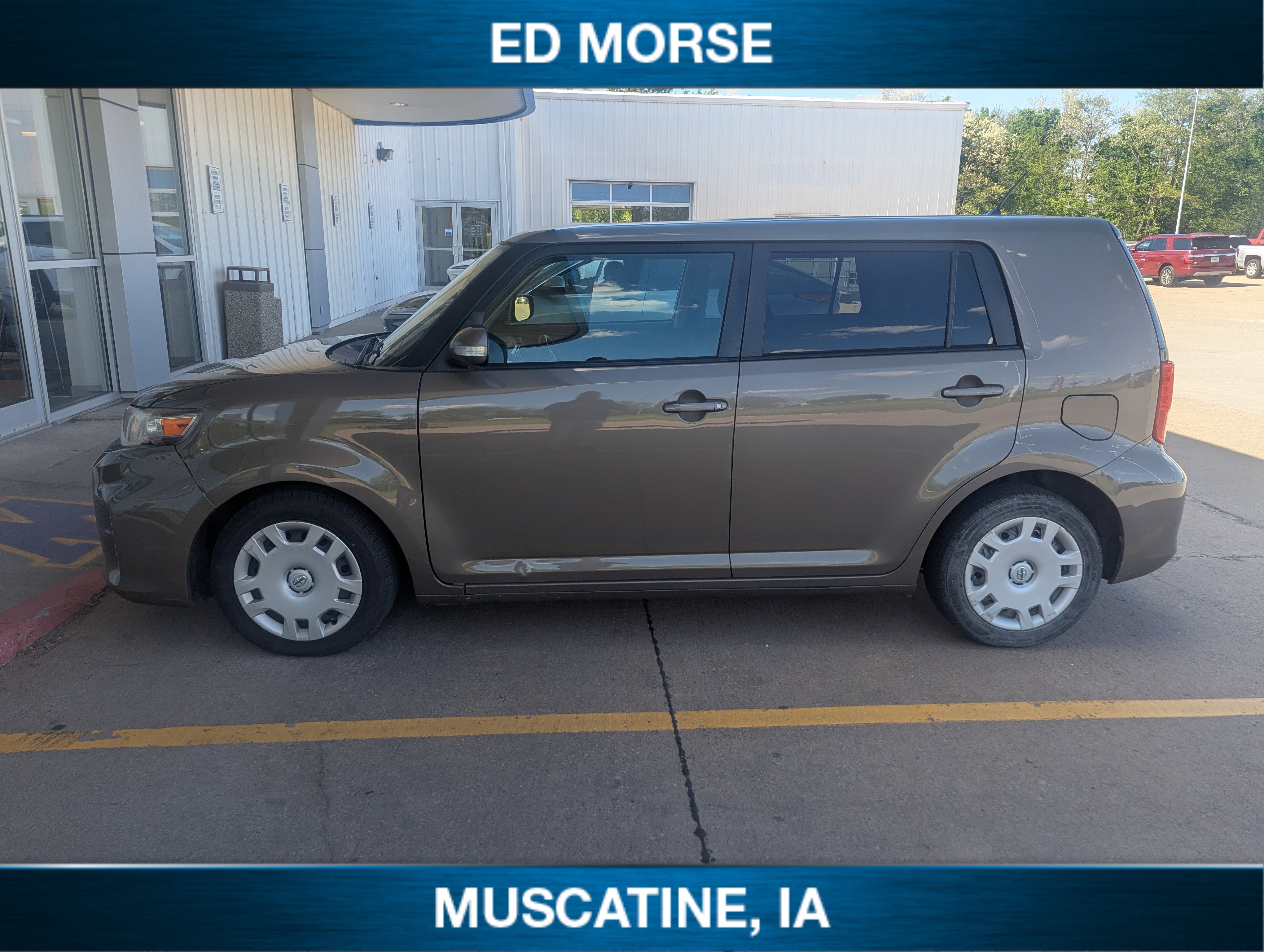 Used 2014 Scion xB FWD image 5