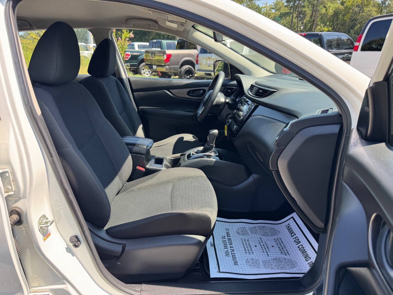 Used 2018 Nissan Rogue Sport S w/ S Appearance Package FWD image 16