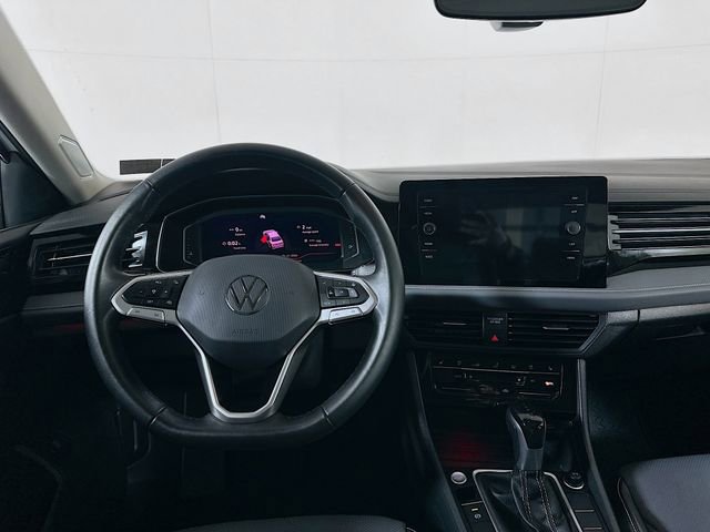 Used 2025 Volkswagen Jetta SEL FWD image 24