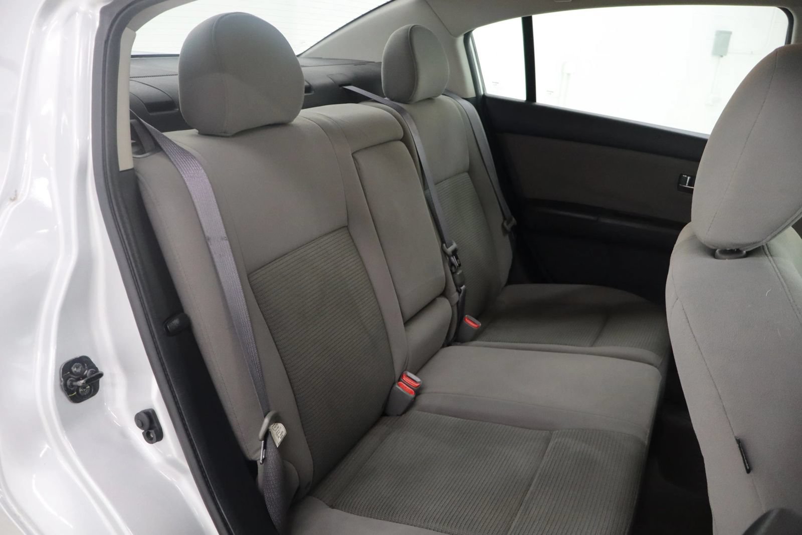 Used 2012 Nissan Sentra 2.0 SR w/ Special Edition Pkg FWD image 18