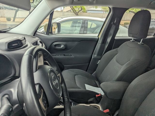 Used 2015 Jeep Renegade Latitude image 11