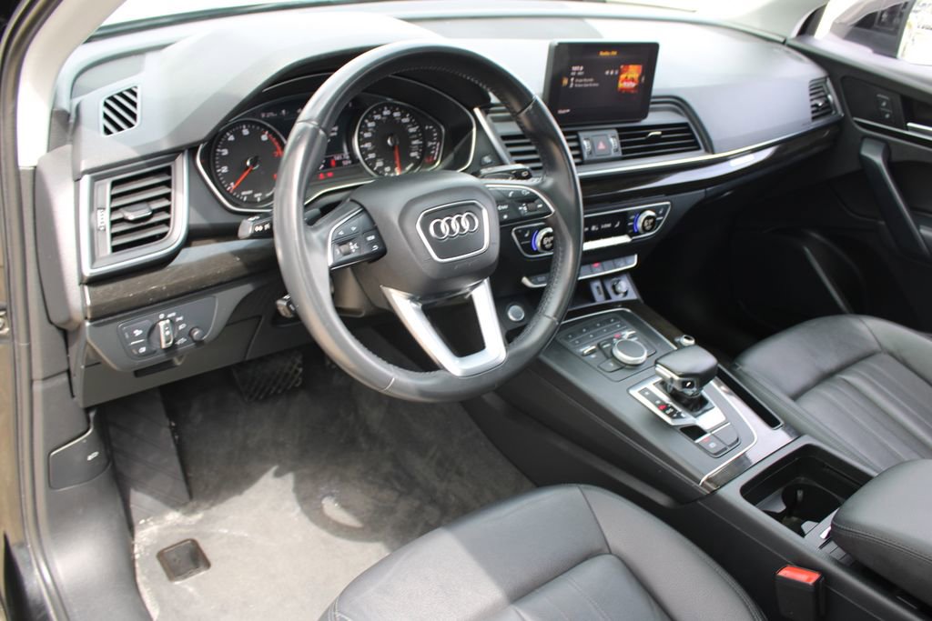Used 2020 Audi Q5 2.0T Premium w/ Convenience Package AWD/4WD image 8