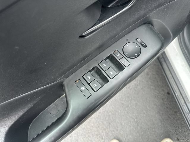 Used 2025 Hyundai Kona SEL AWD/4WD image 17