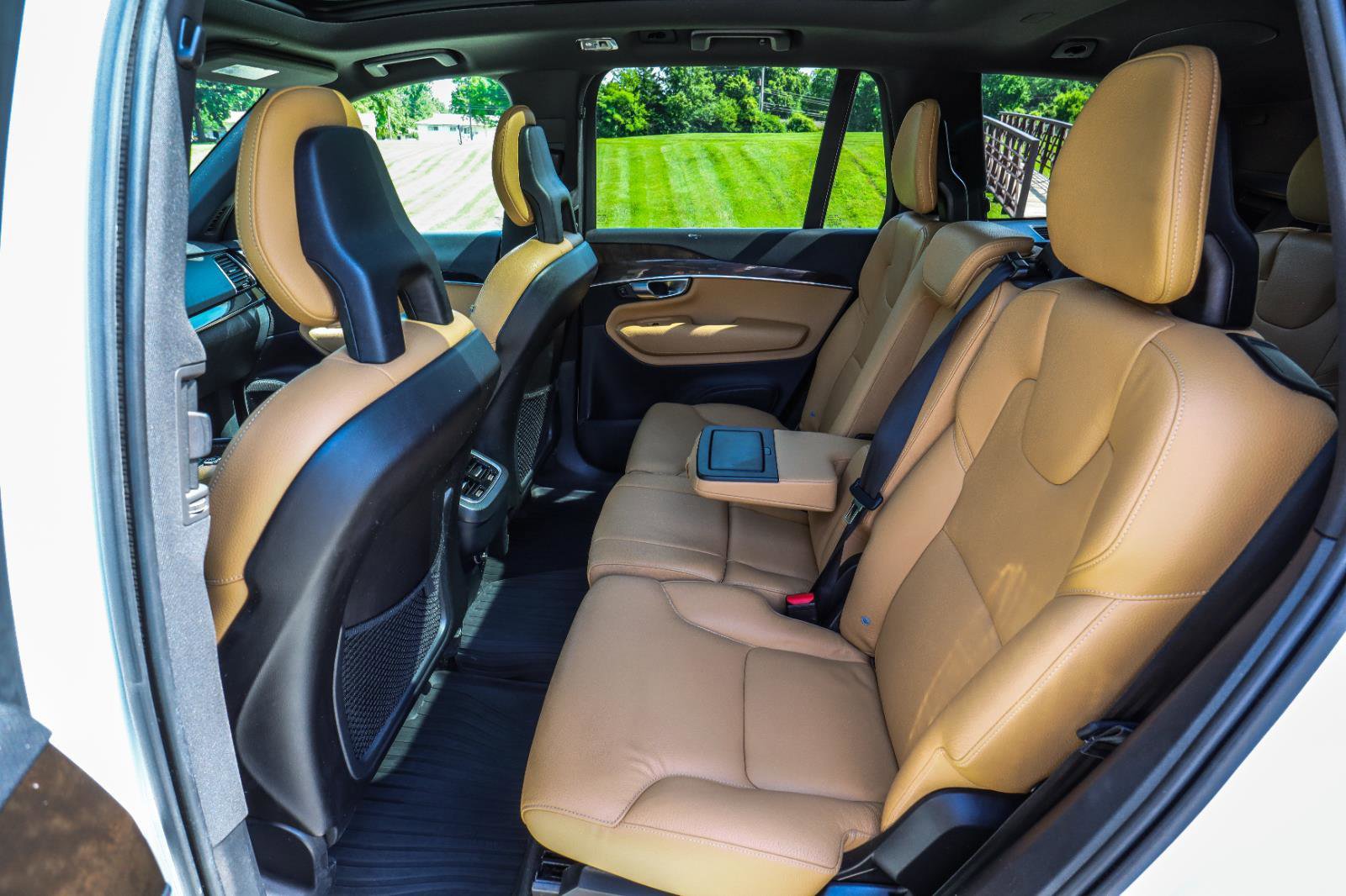 Used 2018 Volvo XC90 T6 Momentum w/ Convenience Package AWD/4WD image 37