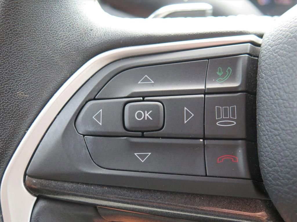 Used 2022 Jeep Grand Cherokee L Laredo image 13