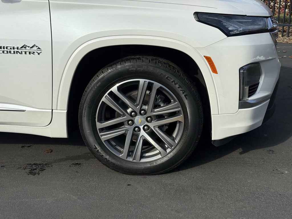 Used 2023 Chevrolet Traverse High Country image 9