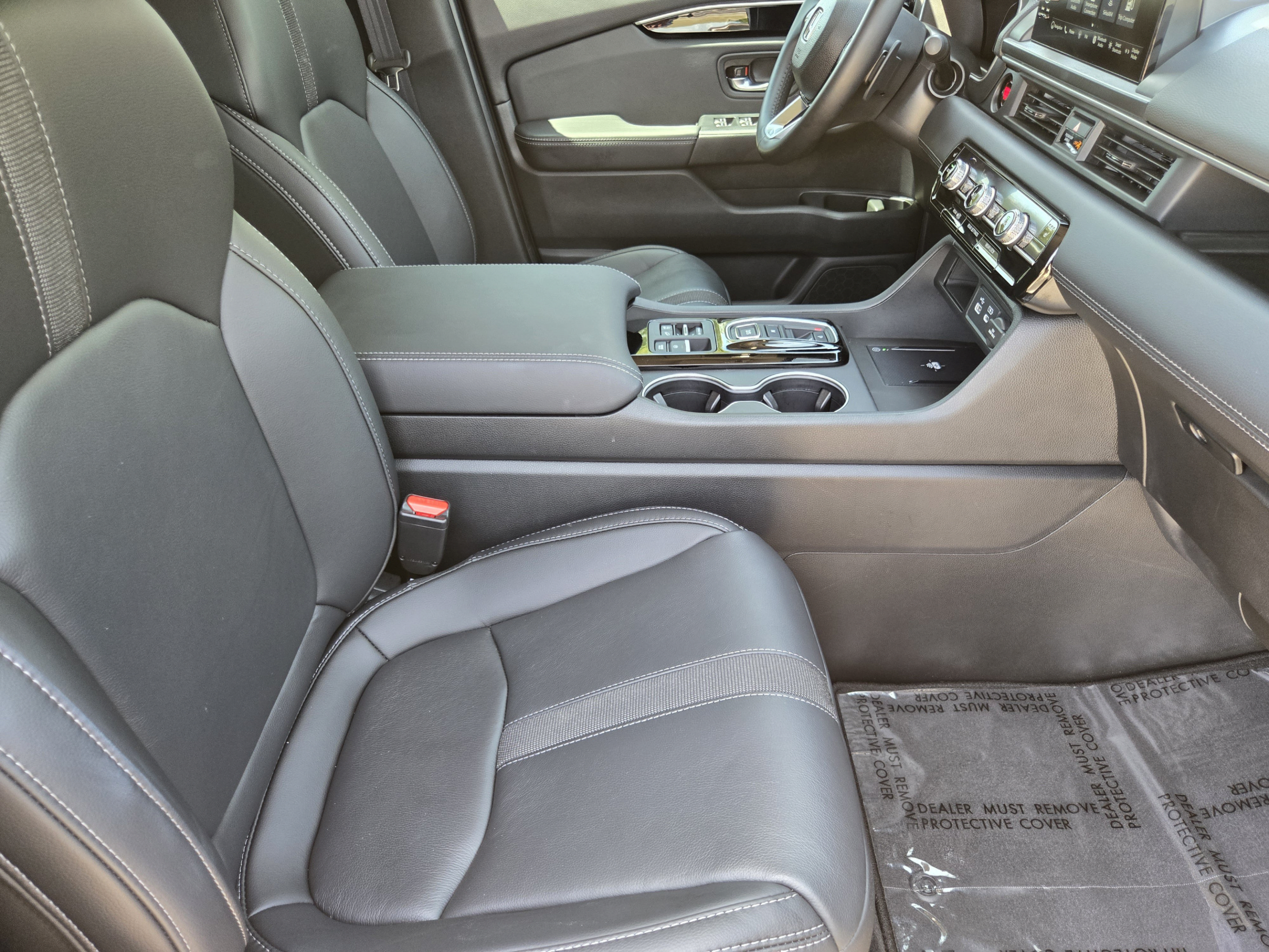Certified 2025 Honda Pilot Touring image 10