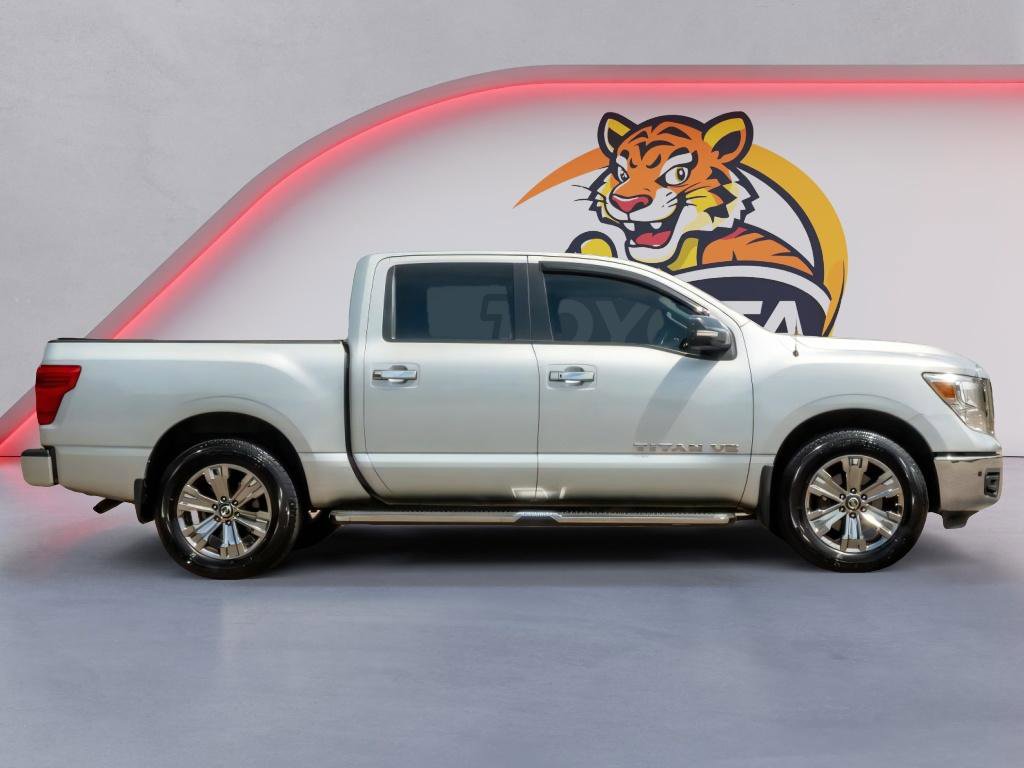 Used 2018 Nissan Titan SV w/ SV Convenience Package AWD/4WD image 4