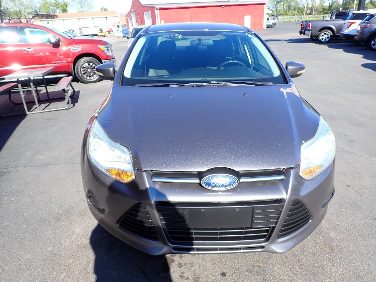 Used 2014 Ford Focus SE w/ SE Winter Package FWD image 2
