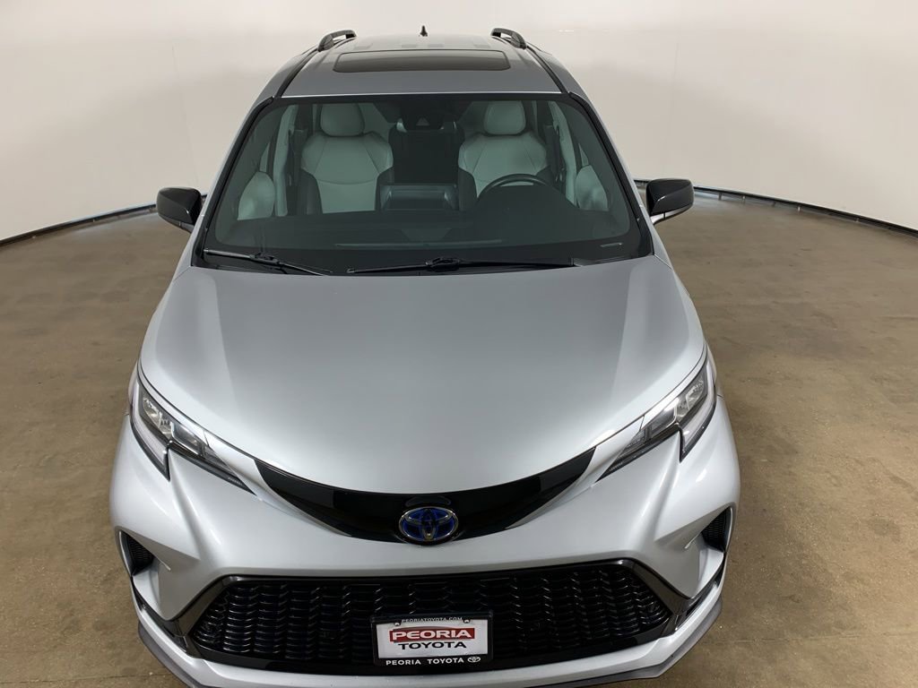 Used 2021 Toyota Sienna XSE w/ XSE Plus Package image 4