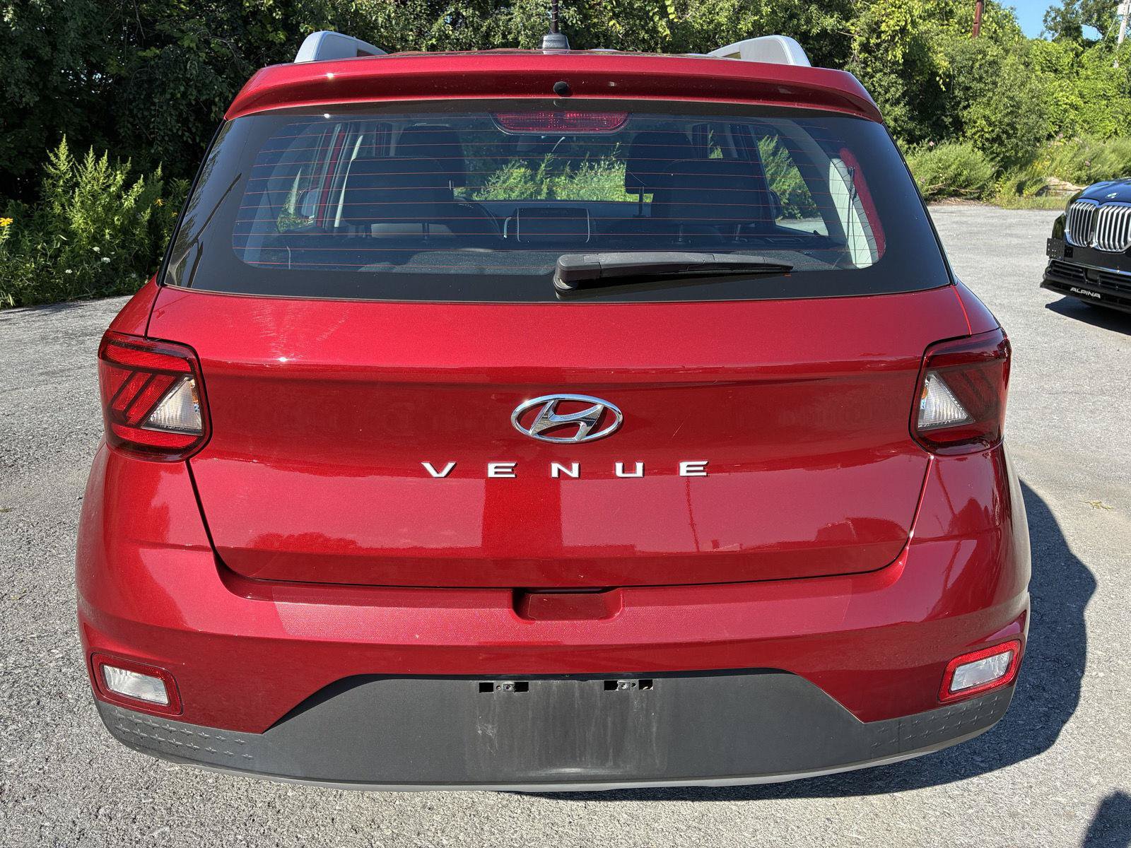 Used 2023 Hyundai Venue Limited w/ Cargo Package FWD image 6