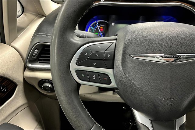 Used 2023 Chrysler Pacifica Limited image 12